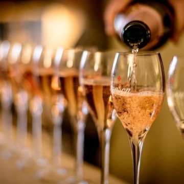 Degustazione di Champagne guidata da Tiziana Croci, presso la lounge del Valtiberino whisky & cigar club in fiera