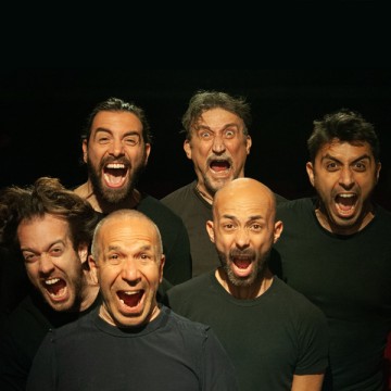 UNA COMPAGNIA DI PAZZI UNA COMPAGNIA DI PAZZI