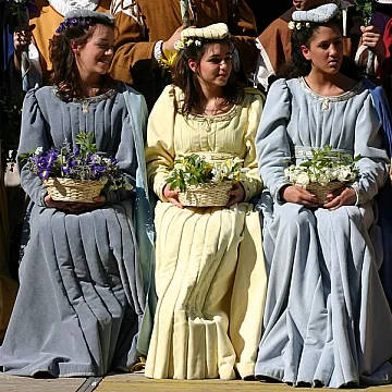 CALENDIMAGGIO Madonna Primavera